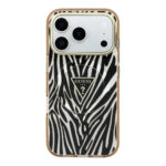 apple iphone 18 pro kilif guess orjinal lisansli m safe sarj ozellikli ucgen logolu zebra desenli silikon kapak iphone 18 pro guess 560833 43 b 1.jpg