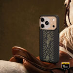 apple iphone 18 pro kilif m safe sarj ozellikli yukseltilmis kamera cerceveli karbon fiber tasarimli benks knight armorpro kevlar kapak iphone 18 pro benks 559955 43 b.jpg